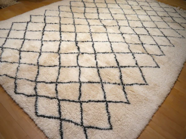 Original Handcrafted Vintage Beni Ourain Carpet RBW1WB - Image 4