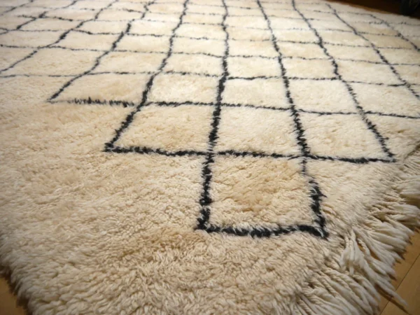 Original Handcrafted Vintage Beni Ourain Carpet RBW1WB - Image 3